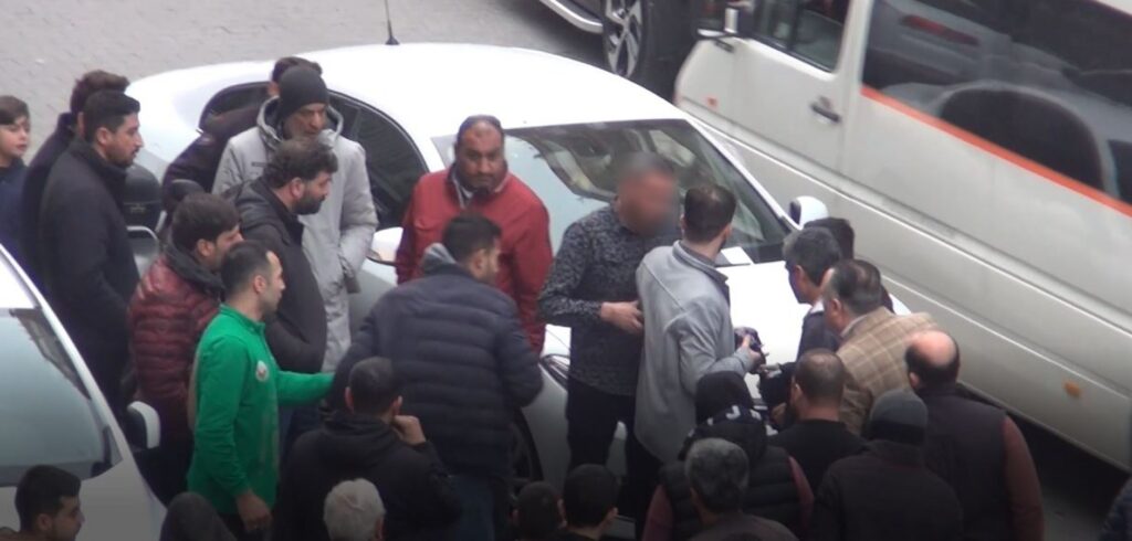 Haber yapmak isteyen İLKHA muhabirlerine engel!