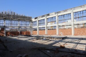Karaköprü’de kapalı spor salonu inşaatı hızla yükseliyor