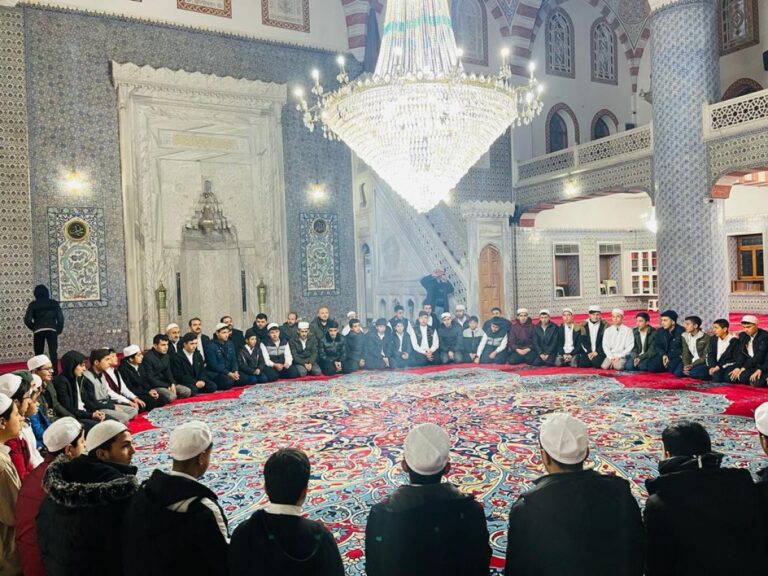 Şanlıurfa’da hafızlar Kur’an-ı Kerim’e yapılan çirkin saldırıyı kınadı