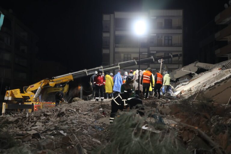 Şanlıurfa’da 2 kişi daha enkazdan kurtarıldı