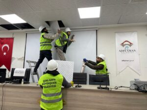 Büyükşehir Belediyesinden depremin vurduğu Adıyaman’da bakım ve onarım