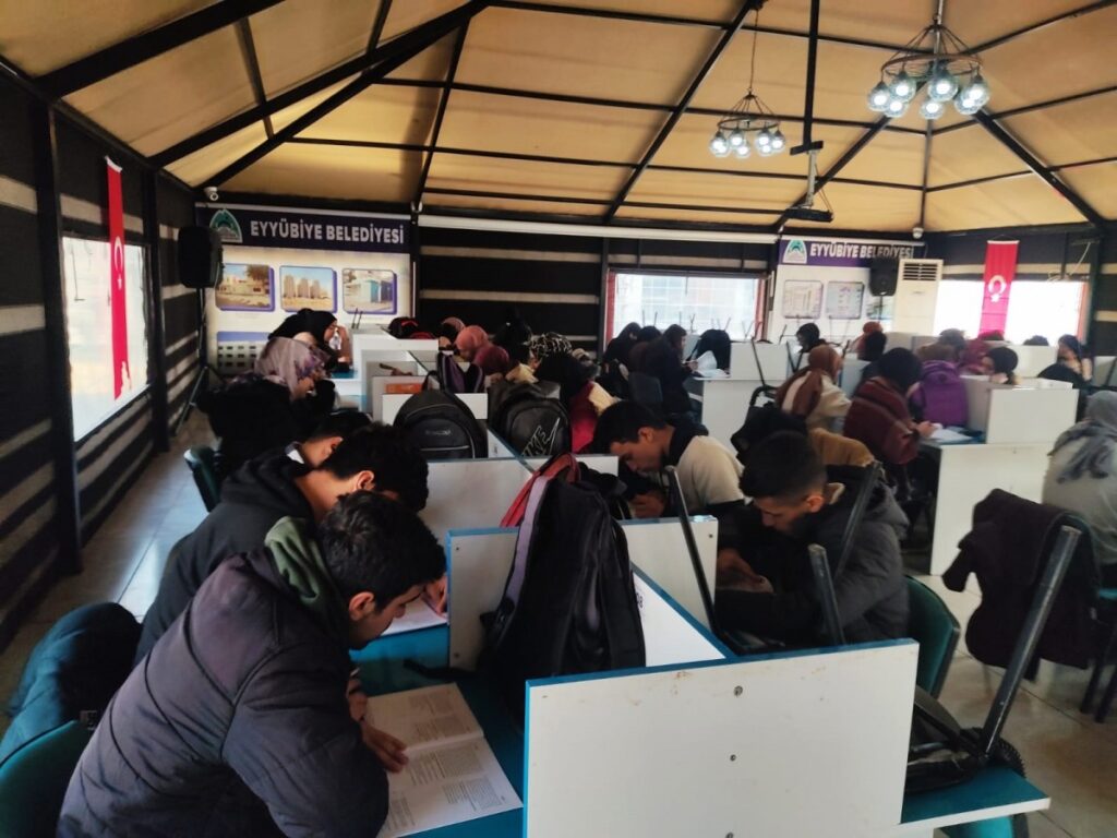 Eyyübiye’de eğitim otağlarında ders başladı