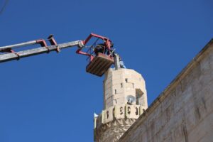 Karaköprü’de depremde zarar gören camiler onarılıyor