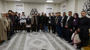 Şair Yazar Sinan Yağmur Urfa’da gençlerle bir araya geldi