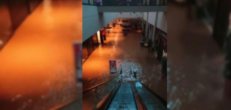 Şanlıurfa’da AVM sular altında kaldı! 1 kişi kayıp
