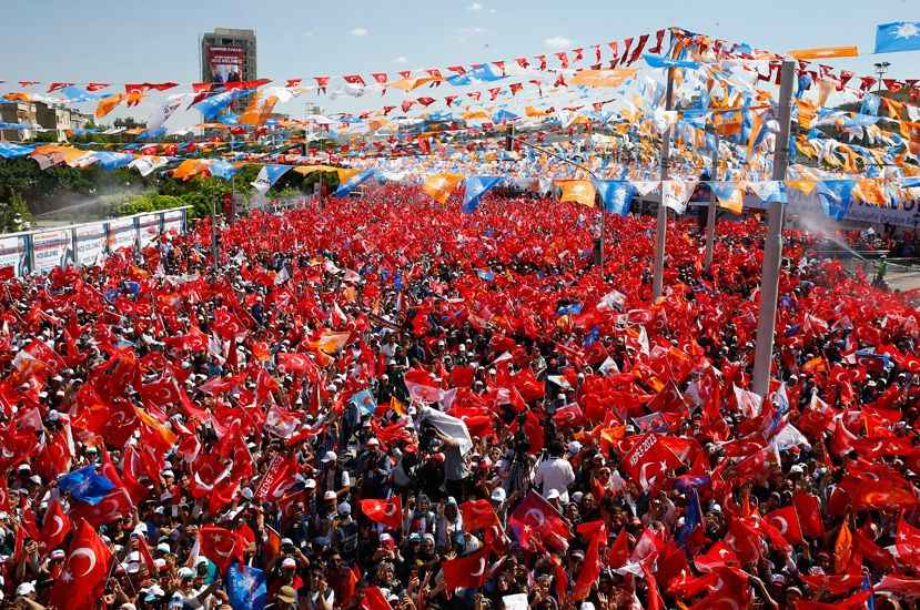 Seçim öncesi AK Parti’de 6 ile atama