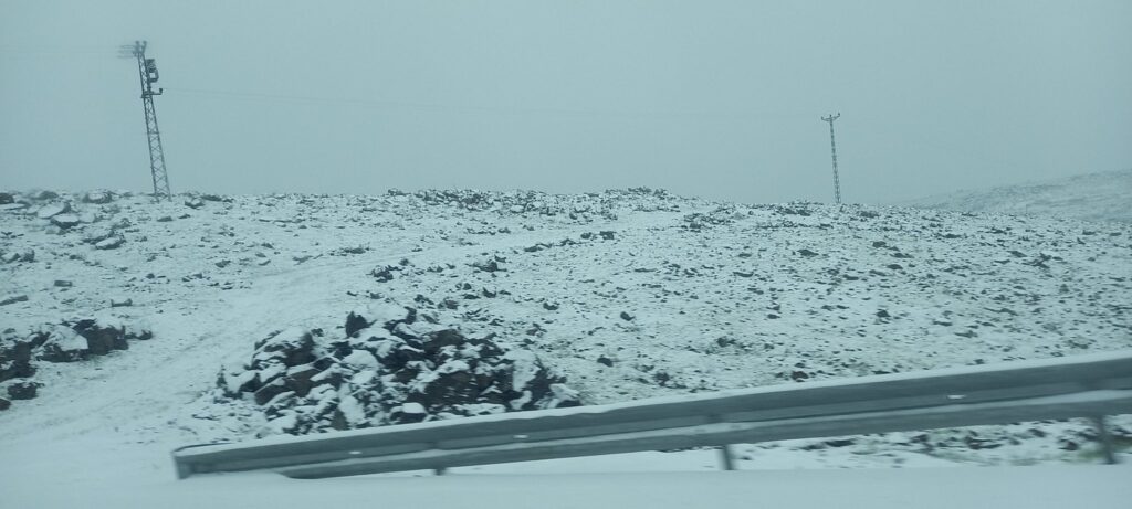 Siverek’te kar etkili oluyor