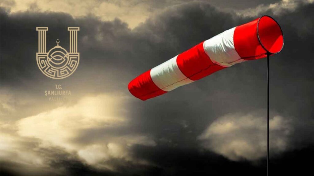 Şanlıurfa’da şiddetli rüzgar etkili oluyor