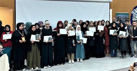 Şanlıurfa’da Kur’an-ı Kerim’i Güzel Okuma Yarışmasında dereceye giren öğrenciler ödüllendirildi