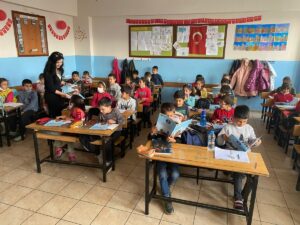 Milyonlarca öğrenci ara tatilin ardından bugün ders başı yaptı