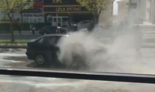 Karaköprü’de seyir halindeki otomobil yandı