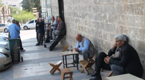 Şanlıurfa’da işçiler Bayramlarında bile iş umuduyla bekliyorlar