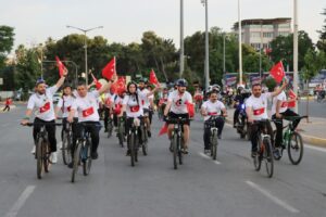 Şanlıurfa’da bisiklet tutkunlarından görsel şölen