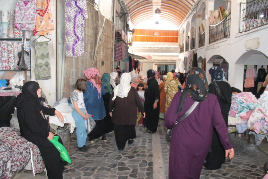 Şanlıurfalılar Umutlarını türbeye bağladılar