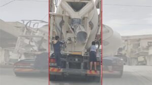 Şanlıurfa’da çocukların beton mikseri ardında tehlikeli yolculuğu
