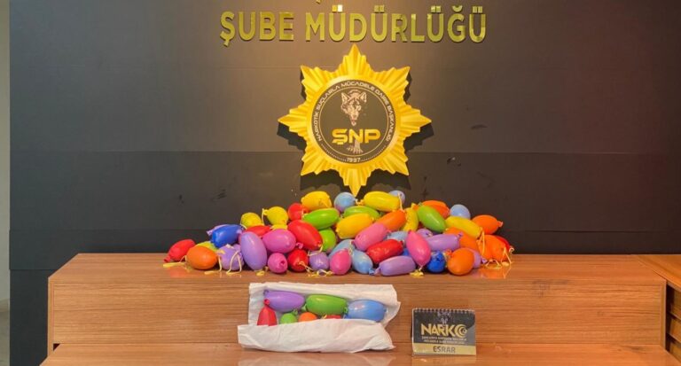 Şanlıurfa’da otobüste renkli balonlara sarılı halde uyuşturucu çıktı!