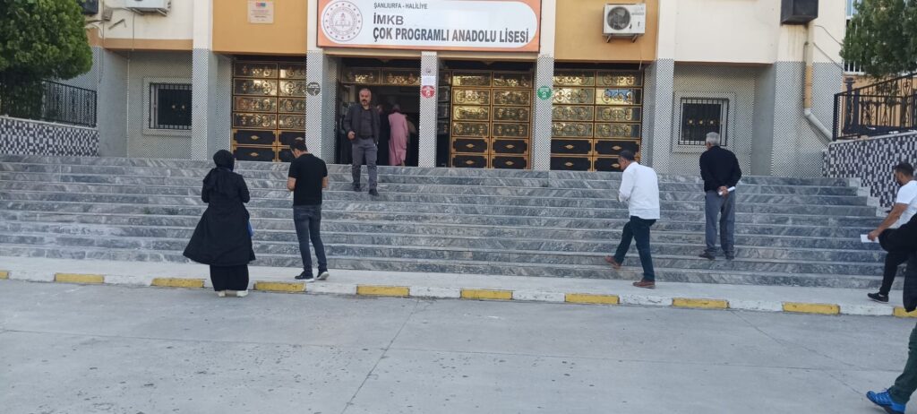 Şanlıurfa’da sabah saatlerinde oy verme işlemi başladı