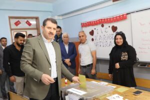 Şanlıurfa Valisi Ayhan oyunu kullandı