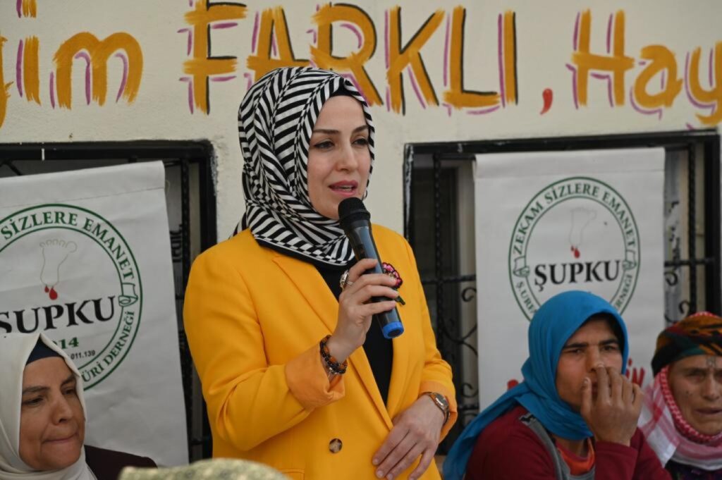 Şanlıurfa Valisi Ayhan’ın eşi Akkiraz Ayhan fenilketonüri hastası çocuklarla kahvaltı yaptı