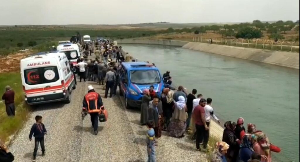 Bozova’da otomobil sulama kanalına devrildi: 2 ölü