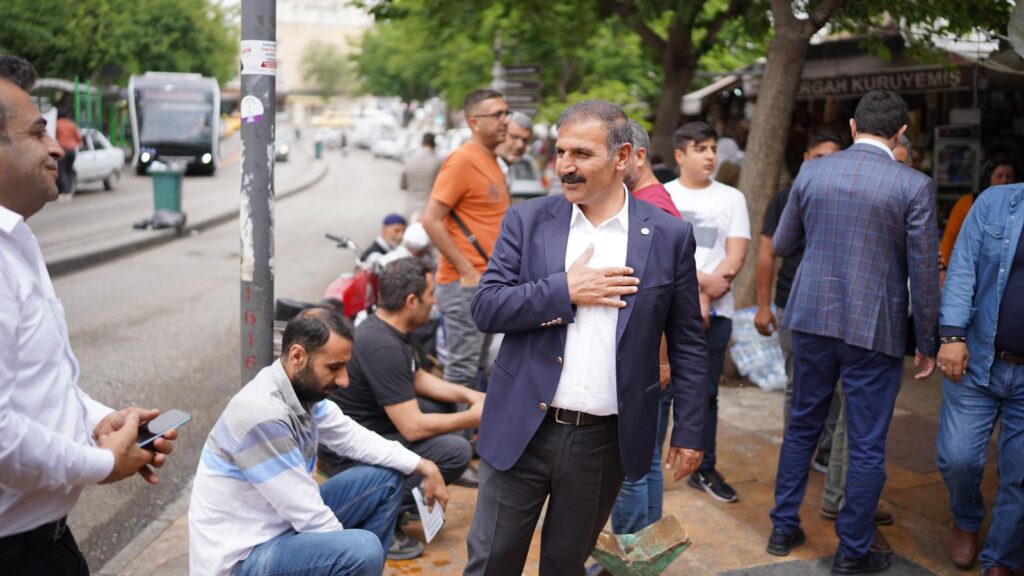 İyi Parti Adayı Yetim Haşimiye Esnafını Dinledi