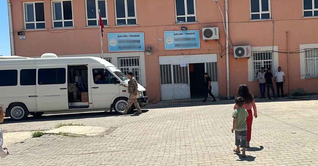 Şanlıurfa’nın O Köyünde Oy Kullanma İşlemi Durduruldu