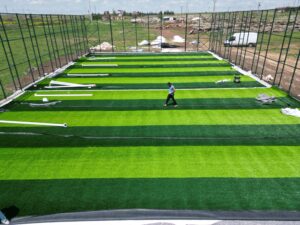 Siverek’te 15 kırsal mahalleye halı saha kazandırılıyor