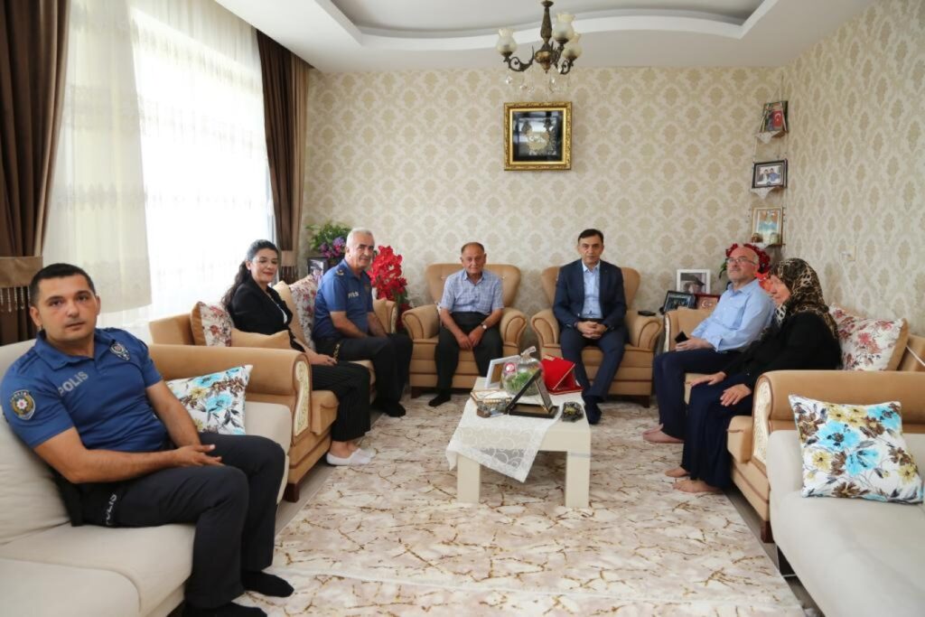 Şanlıurfa’da ‘Babalar Günü’nde şehit babaları unutulmadı