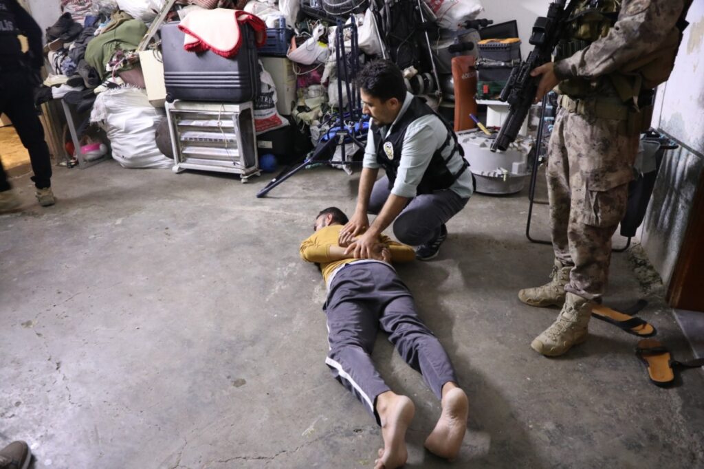 Şanlıurfa’da polisten eş zamanlı operasyon!