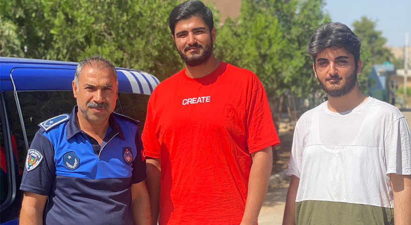 Şanlıurfa’da Sınava geçe kalan öğrencilerin yardımına zabıta yetişti