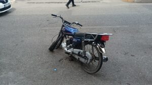 Şanlıurfa’da ters yönden gelen motosiklet ile otomobil çarpıştı