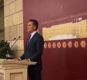 Eski Şanlıurfa vekilinden Mustafa Sarıgül’e Meclis’te yumruklu saldırı iddiası