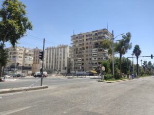 Şanlıurfa’da hasar gören binalar kontrollü şekilde yıkılıyor