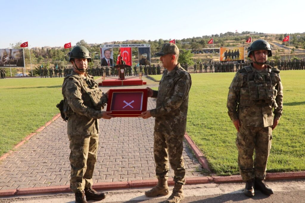 Şanlıurfa 20. Zırhlı Tugay Komutanlığı’nda devir teslim töreni yapıldı