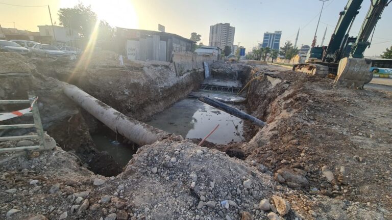 Şanlıurfa’daki köprünün yapımına 4 ay sonra başlandı