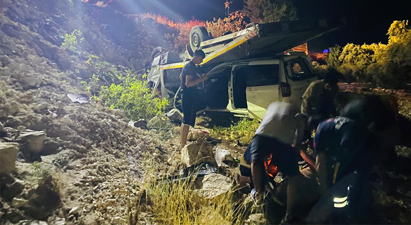 Şanlıurfa’da çekici taşıdığı araçla şarampole yuvarlandı