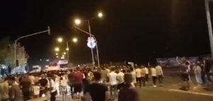 Bozova’da gerginlik sürüyor! Yol trafiğe kapatıldı