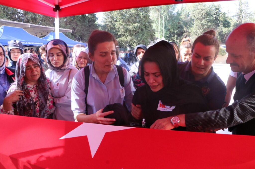 Şanlıurfa’da kazada şehit olan polisin cenazesi memleketine uğurlandı