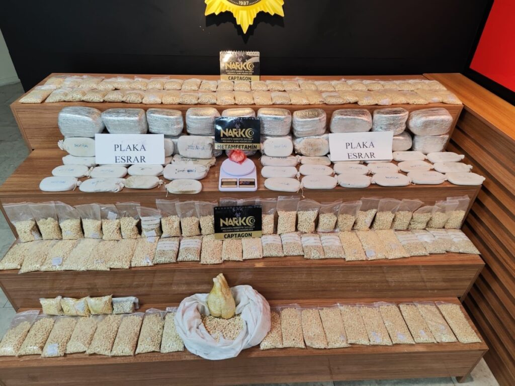 Şanlıurfa’da kilolarca uyuşturucu ele geçirildi