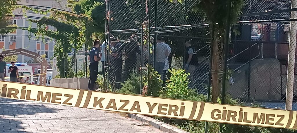 Şanlıurfa’da şehrin göbeğinde erkek cesedi bulundu
