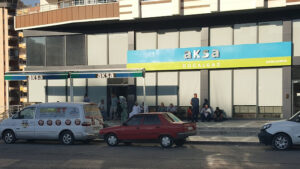 Şanlıurfa’da Aksa Doğalgaz’ın şube sayısı ikiye çıksa da kuyruk çilesi bitmiyor