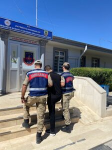 Şanlıurfa’da bilişim hırsızlığı suçundan aranan şahıs yakalandı