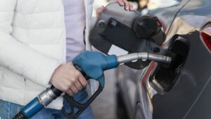 Akaryakıta ikinci indirim geldi