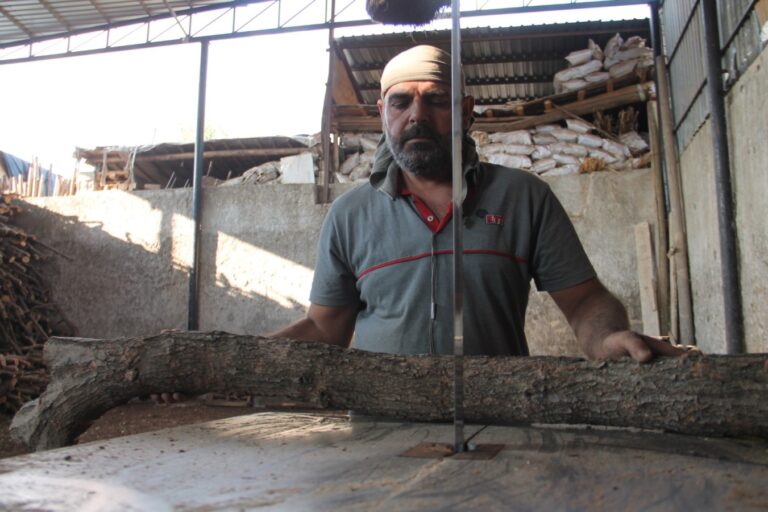 Şanlıurfa’da doğal gaz kullanımı oduncu esnafını bitme noktasına getirdi