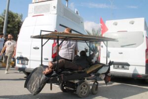 Şanlıurfa’da engelli vatandaş İsrail’e tepki gösterdi