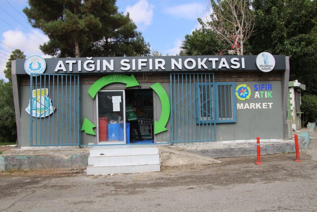 Haliliye’de sıfır atık marketler yoğun ilgi görüyor