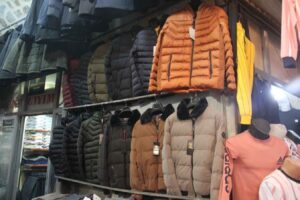 Şanlıurfa’da kışlık kıyafet fiyatları vatandaşı bezdirdi