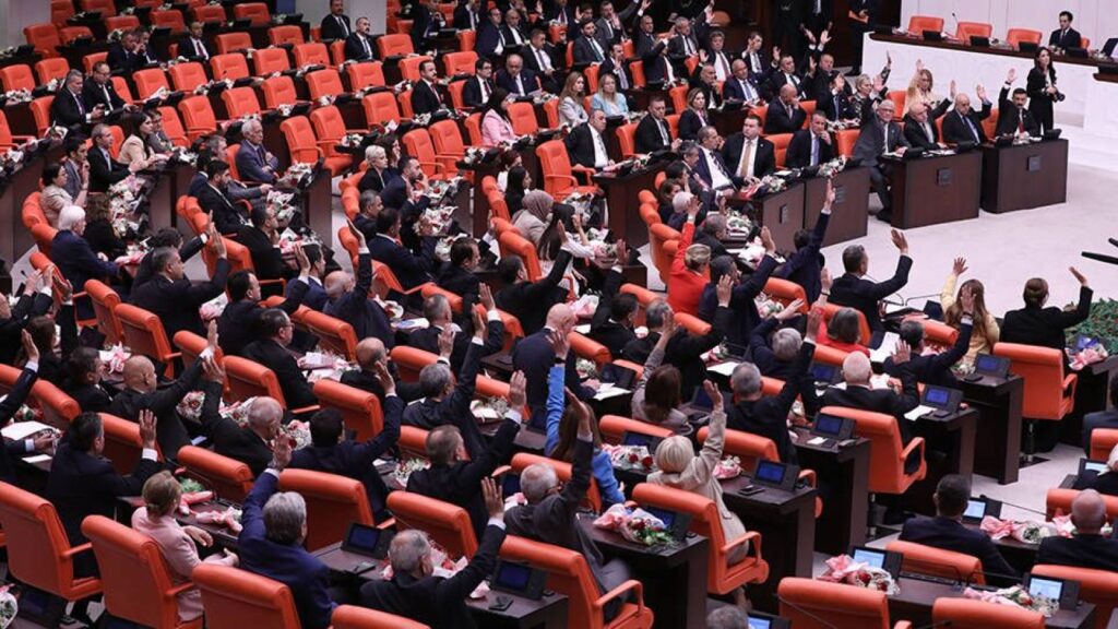 “Mülakatlar kaldırılsın” önerisi AK Parti ve MHP’nin oylarıyla reddedildi