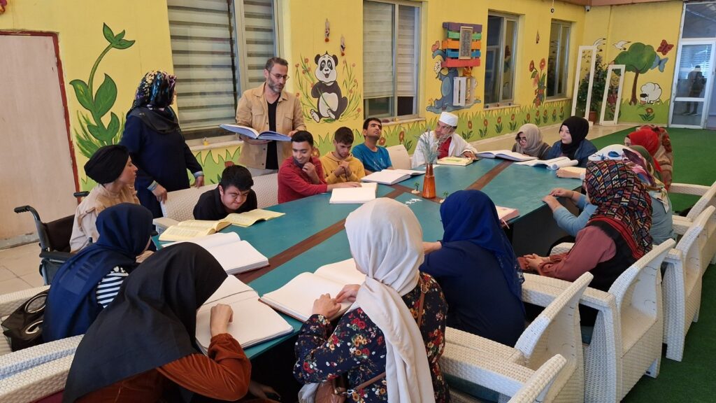 Ali Nuri Türkoğlu, Şanlıurfa’da engelli bireylerle bir araya geldi