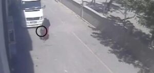 Şanlıurfa’da çarşaflı hırsız dehşeti! Kadınlara tavalı gasp…